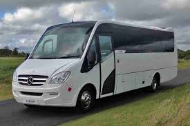 Horse Racing, Newcastle-under-Lyme Minibus Hire